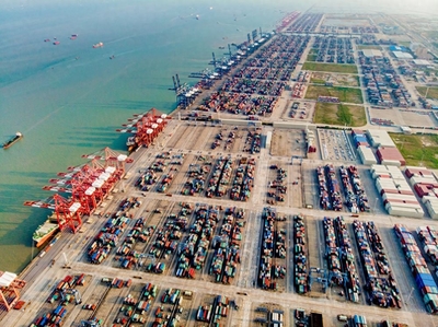 船價(jià)高企運(yùn)價(jià)回落，1-7月港口內(nèi)貿(mào)集裝箱量逆勢增長7.7%