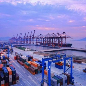 珠海至上海集裝箱內(nèi)貿(mào)水運(yùn)專線及貨物技術(shù)進(jìn)出口解決方案